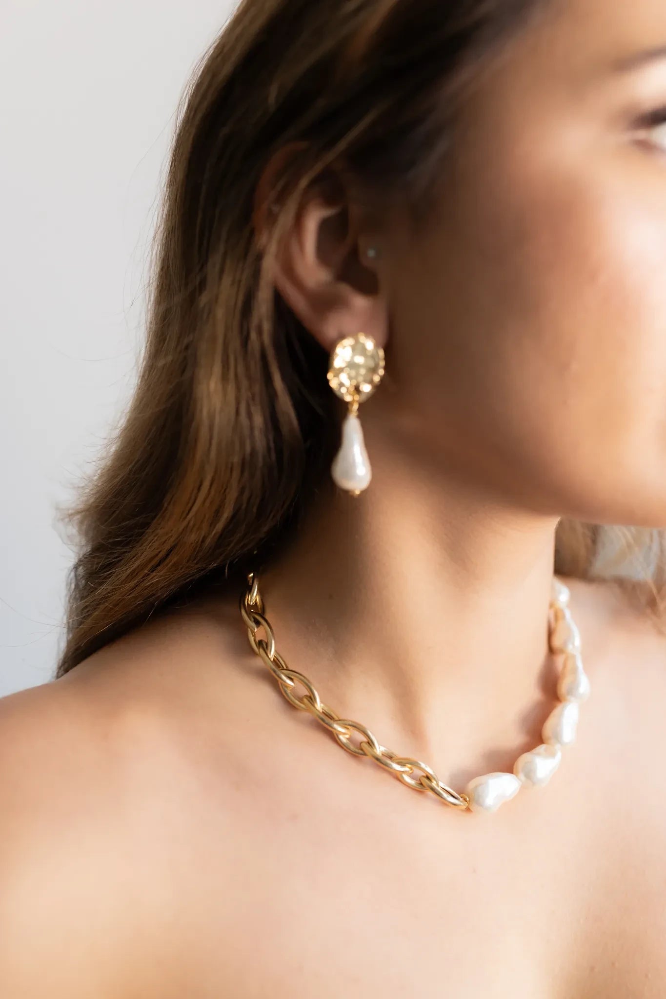 Shining queen baroque pearl earrings - barok parel oorbellen