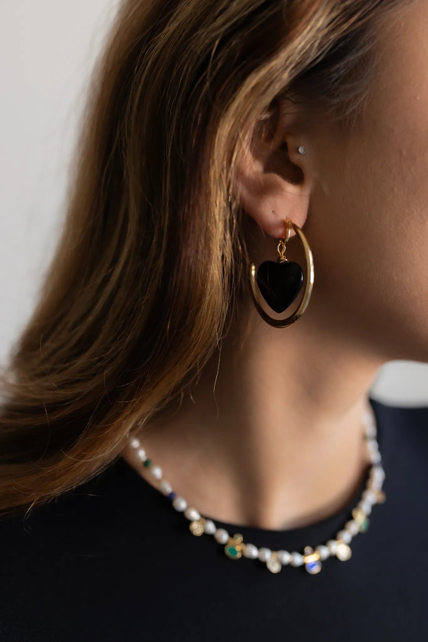 Black heart hoop earrings - gouden hart oorbellen dames